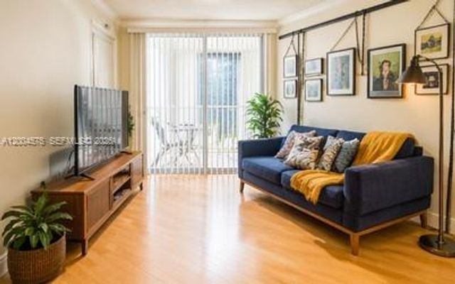 126 SW 17th Rd 201, Miami, FL 33129