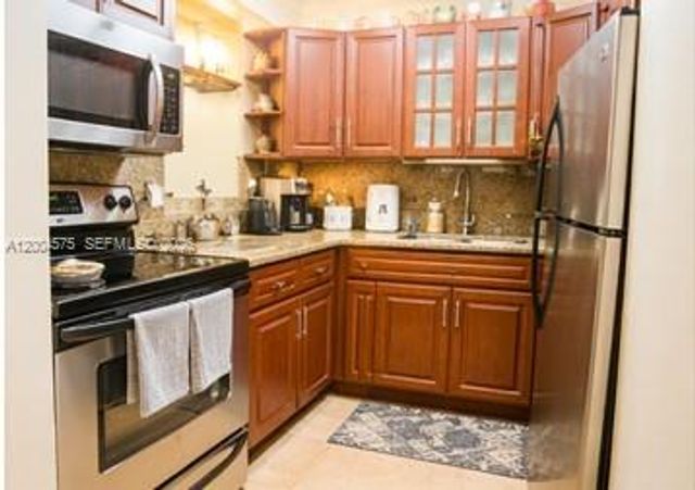 126 SW 17th Rd 201, Miami, FL 33129