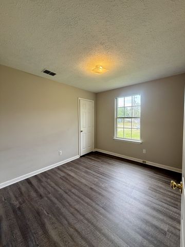 7548 Chadwick Dr, Murfreesboro, TN 37129