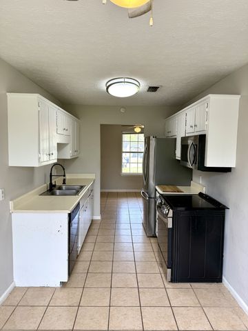 7548 Chadwick Dr, Murfreesboro, TN 37129