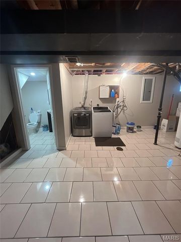 2632 Causeway Drive, St Louis, MO 63125