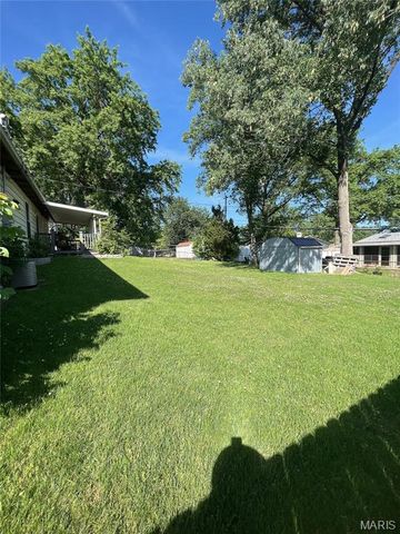 2632 Causeway Drive, St Louis, MO 63125