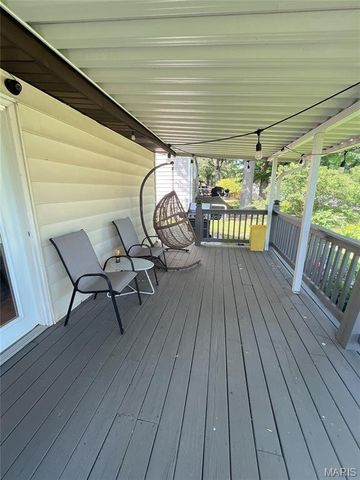 2632 Causeway Drive, St Louis, MO 63125