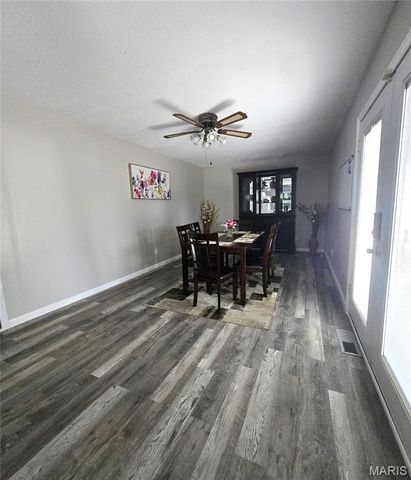 2632 Causeway Drive, St Louis, MO 63125