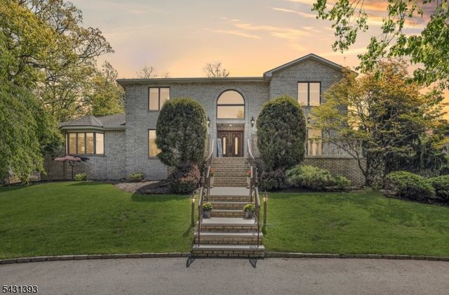 70 Forest Hills Way, Cedar Grove Twp., NJ 07009