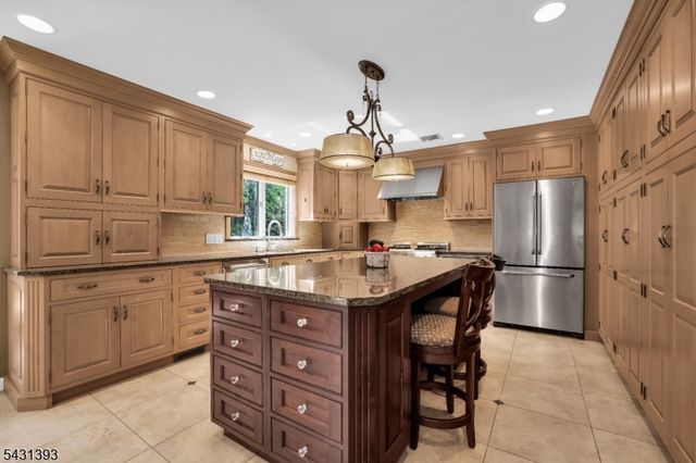 70 Forest Hills Way, Cedar Grove Twp., NJ 07009