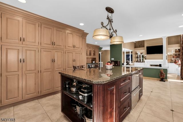 70 Forest Hills Way, Cedar Grove Twp., NJ 07009
