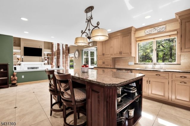 70 Forest Hills Way, Cedar Grove Twp., NJ 07009
