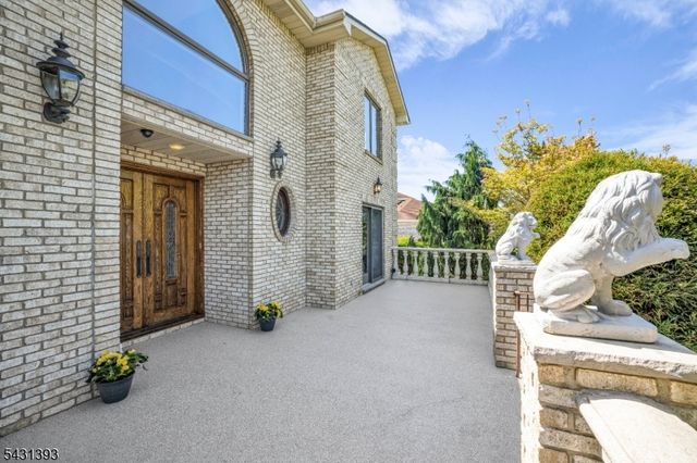 70 Forest Hills Way, Cedar Grove Twp., NJ 07009