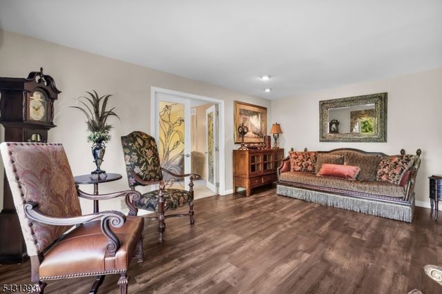 70 Forest Hills Way, Cedar Grove Twp., NJ 07009