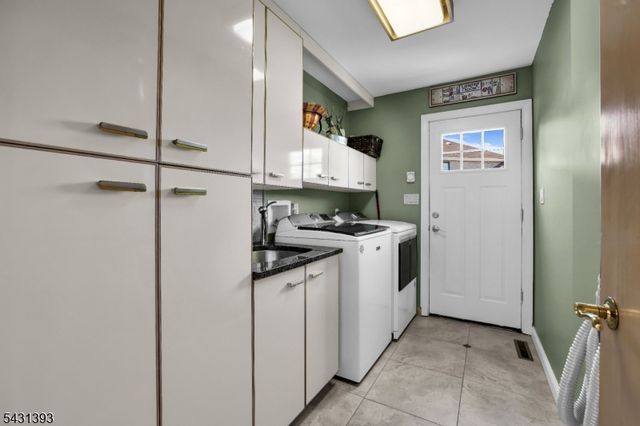 70 Forest Hills Way, Cedar Grove Twp., NJ 07009