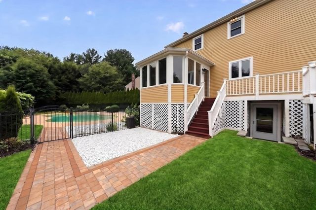 72 Beckford Farm Road, Hanover, MA 02339