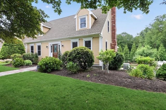 72 Beckford Farm Road, Hanover, MA 02339