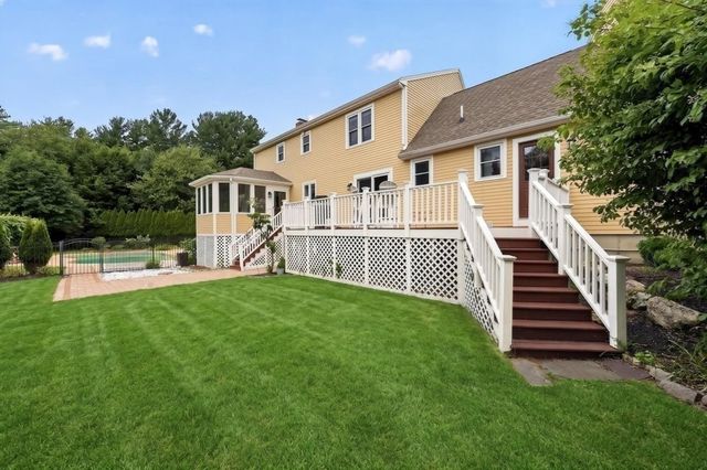 72 Beckford Farm Road, Hanover, MA 02339