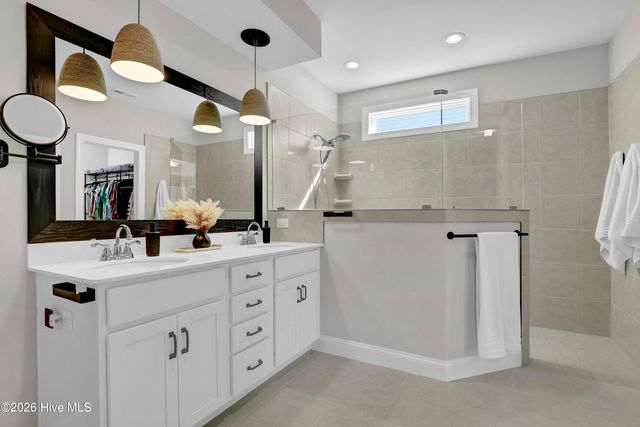 198 W Weatherbee Way, Hampstead, NC 28443