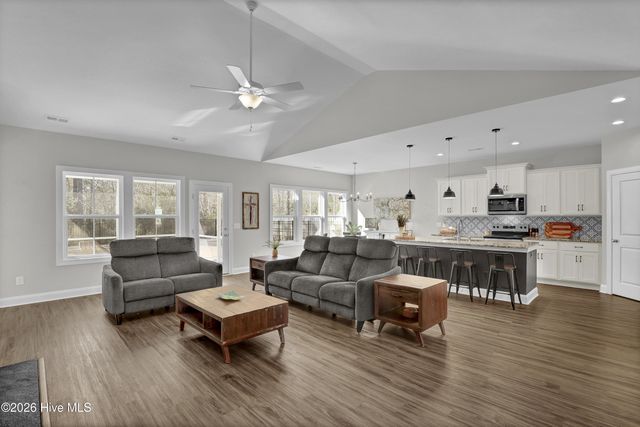 198 W Weatherbee Way, Hampstead, NC 28443