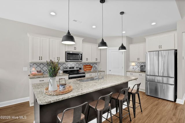 198 W Weatherbee Way, Hampstead, NC 28443