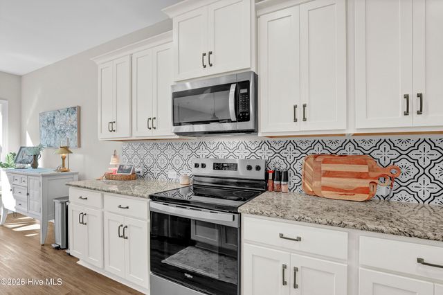 198 W Weatherbee Way, Hampstead, NC 28443