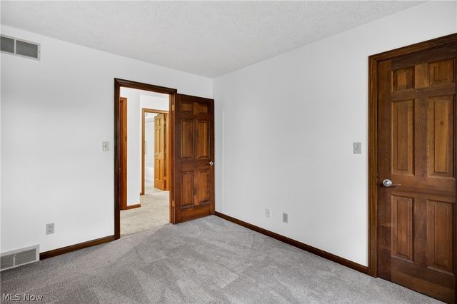 1097 Center Street E, Warren, OH 44481