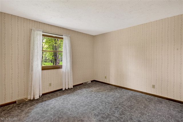 1097 Center Street E, Warren, OH 44481