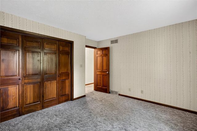 1097 Center Street E, Warren, OH 44481