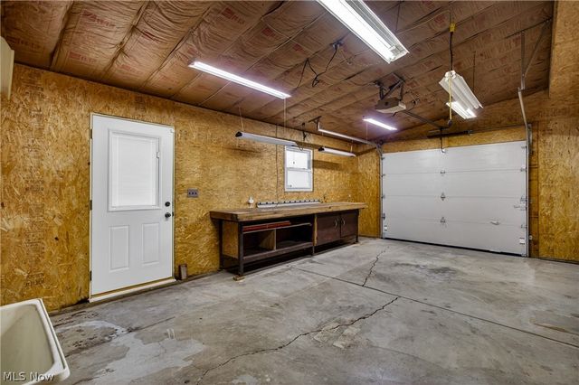 1097 Center Street E, Warren, OH 44481