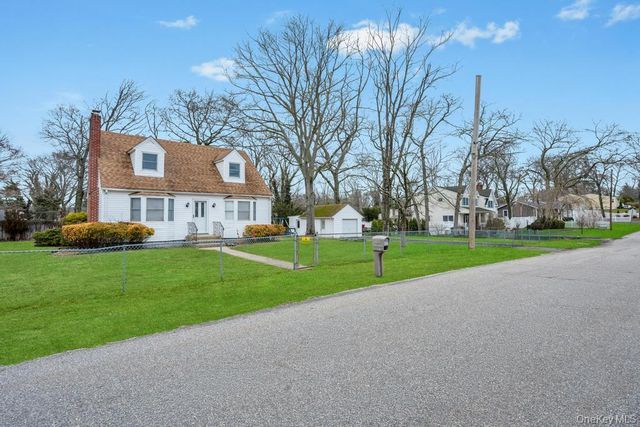 171 N Ontario Street, Ronkonkoma, NY 11779