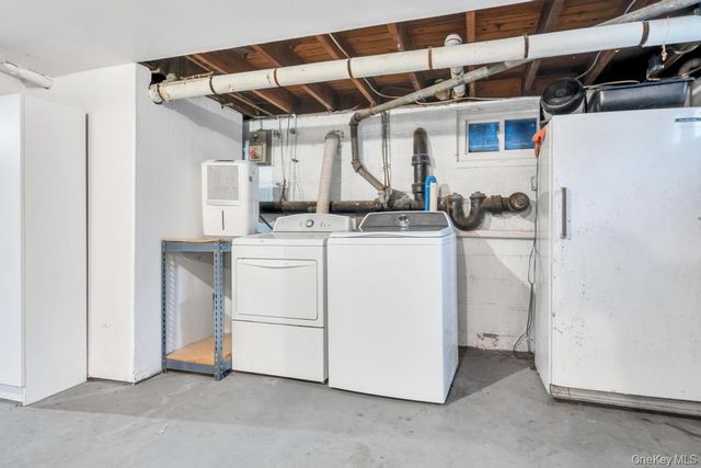 171 N Ontario Street, Ronkonkoma, NY 11779