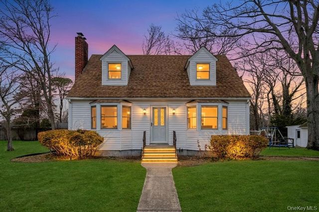 171 N Ontario Street, Ronkonkoma, NY 11779