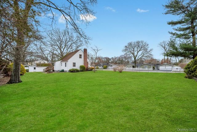 171 N Ontario Street, Ronkonkoma, NY 11779