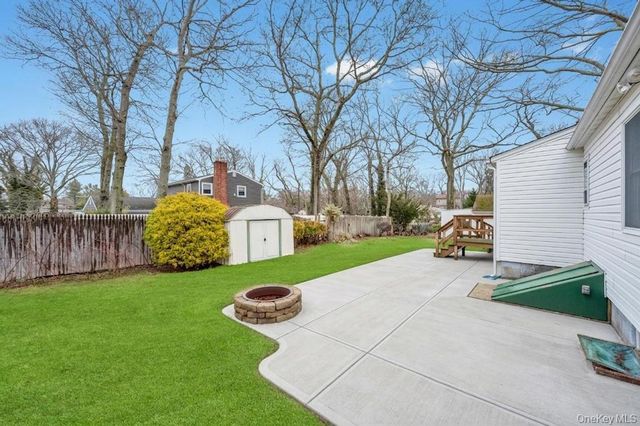 171 N Ontario Street, Ronkonkoma, NY 11779