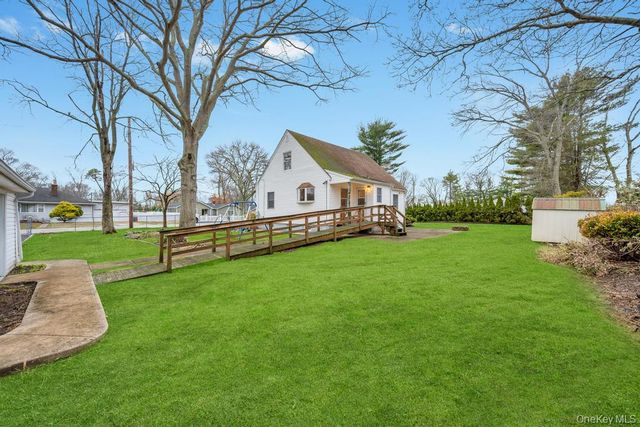 171 N Ontario Street, Ronkonkoma, NY 11779