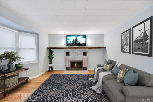 171 N Ontario Street, Ronkonkoma, NY 11779