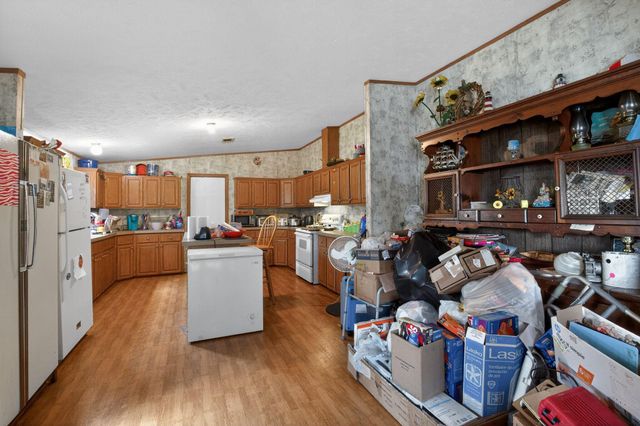 142 Vz County Road 4830, Ben Wheeler, TX 75754