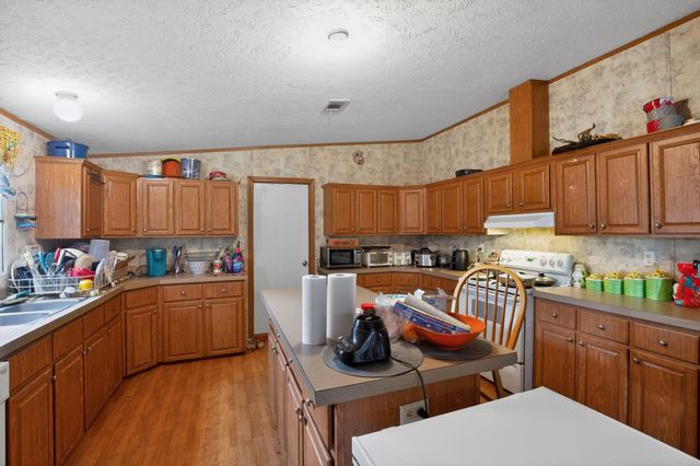 142 Vz County Road 4830, Ben Wheeler, TX 75754