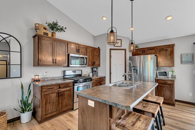 1802 Perennial Lane NE, Sauk Rapids, MN 56379