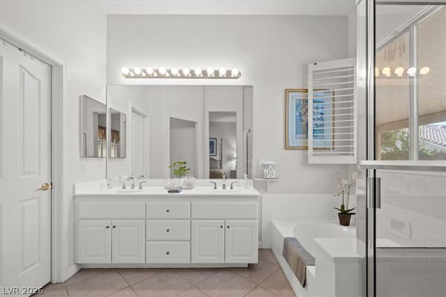 9113 Imperial Castle Court, Las Vegas, NV 89147