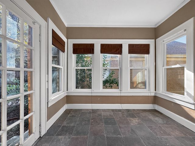 2601 S University Drive, Fort Worth, TX 76109