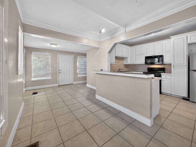 2601 S University Drive, Fort Worth, TX 76109