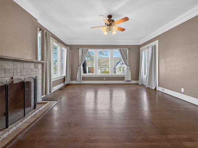 2601 S University Drive, Fort Worth, TX 76109