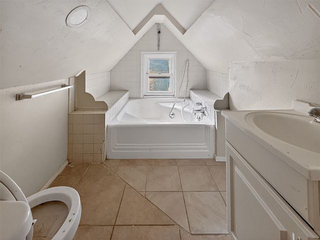 2601 S University Drive, Fort Worth, TX 76109