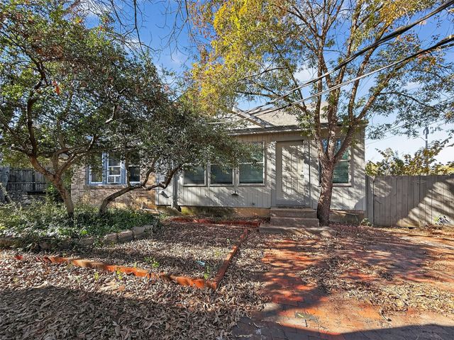 2601 S University Drive, Fort Worth, TX 76109