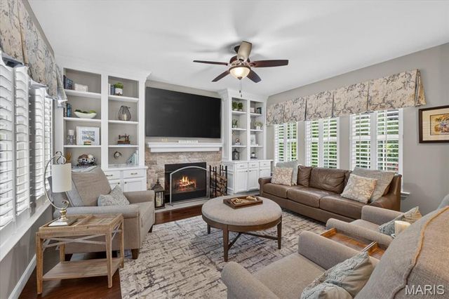 9818 Grandview Lake Court, Sunset Hills, MO 63127