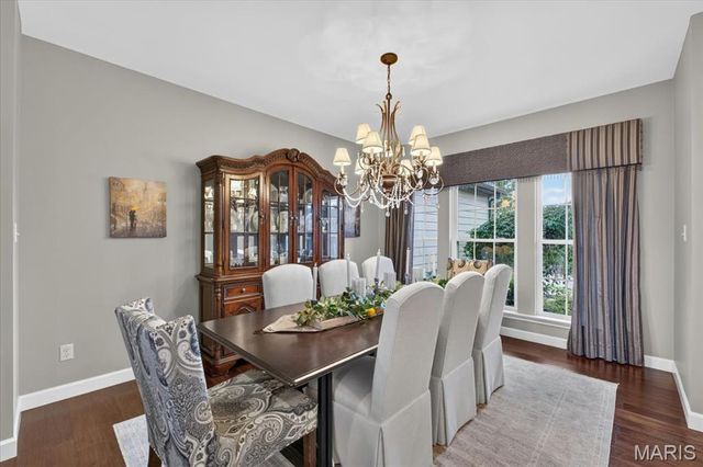9818 Grandview Lake Court, Sunset Hills, MO 63127