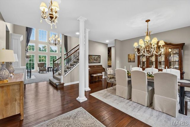 9818 Grandview Lake Court, Sunset Hills, MO 63127
