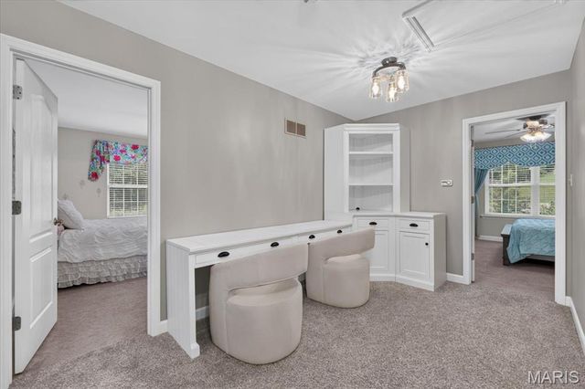 9818 Grandview Lake Court, Sunset Hills, MO 63127