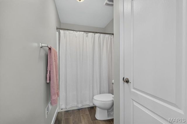 9818 Grandview Lake Court, Sunset Hills, MO 63127
