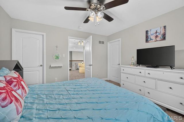 9818 Grandview Lake Court, Sunset Hills, MO 63127