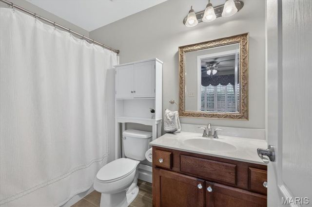 9818 Grandview Lake Court, Sunset Hills, MO 63127
