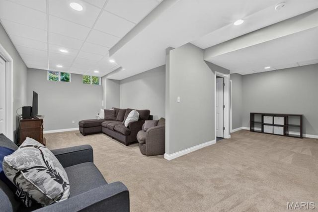 9818 Grandview Lake Court, Sunset Hills, MO 63127